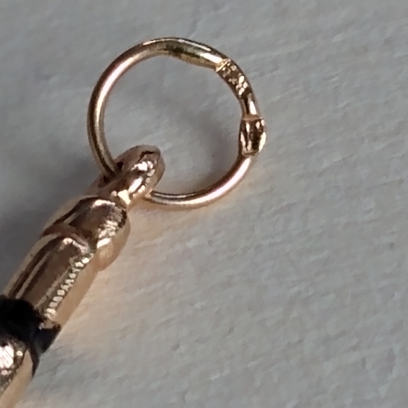 18k yellow enamel gold figa fist arm hand pendant - Picture 2 of 3